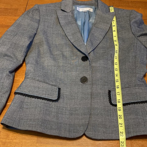 Tahari Arthur S Levine ASL Womens Sz 4 Grey Black Two Button Style Blazer Fitted - Picture 14 of 15